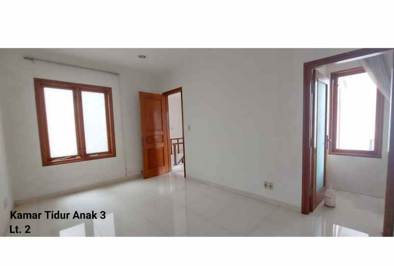 dijual rumah jalan pinang emas ix