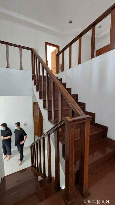 dijual rumah jalan pinang emas ix