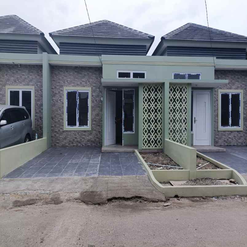 dijual rumah jalan raya babelan