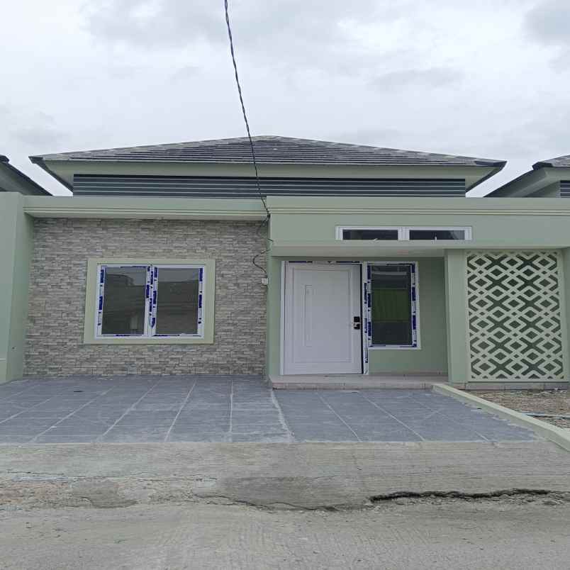 dijual rumah jalan raya babelan