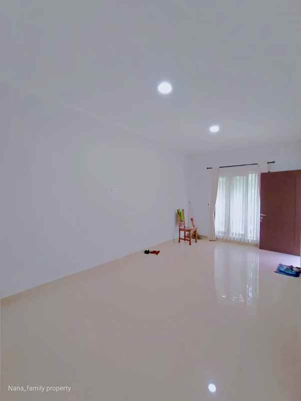 dijual rumah jalan raya beruang bintaro