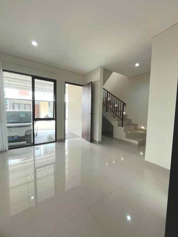 dijual rumah jalan raya bintaro sektor 2