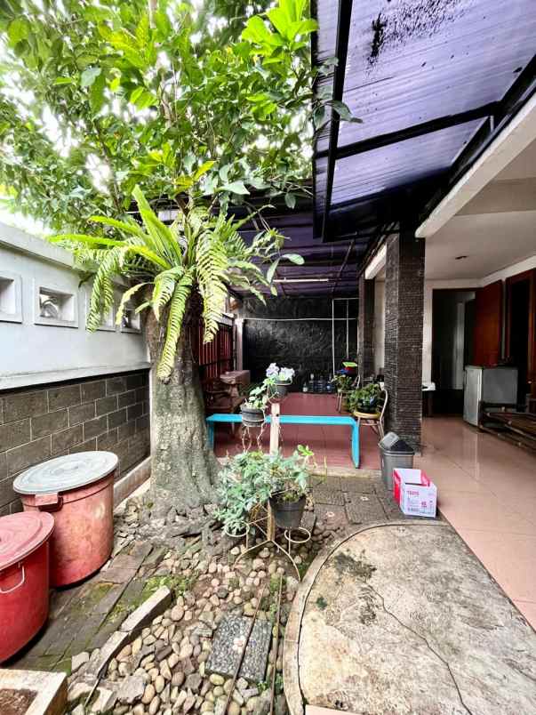 dijual rumah jalan raya jagakarsa