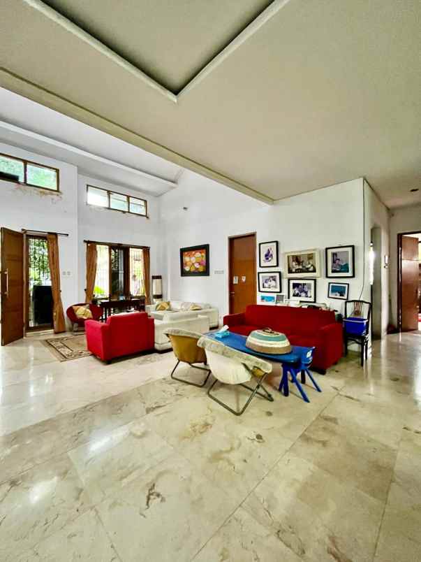 dijual rumah jalan raya jagakarsa