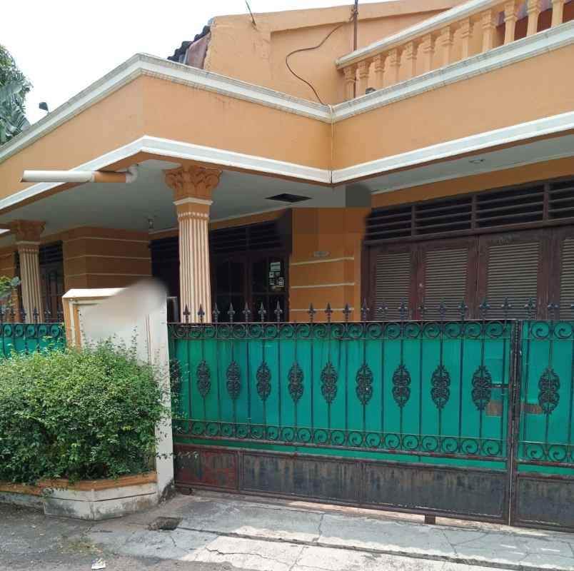 dijual rumah jalan raya pondok kelapa