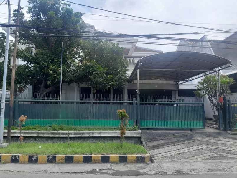 dijual rumah jalan raya satelit utara