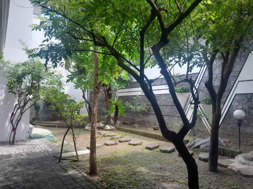 dijual rumah jalan raya satelit utara