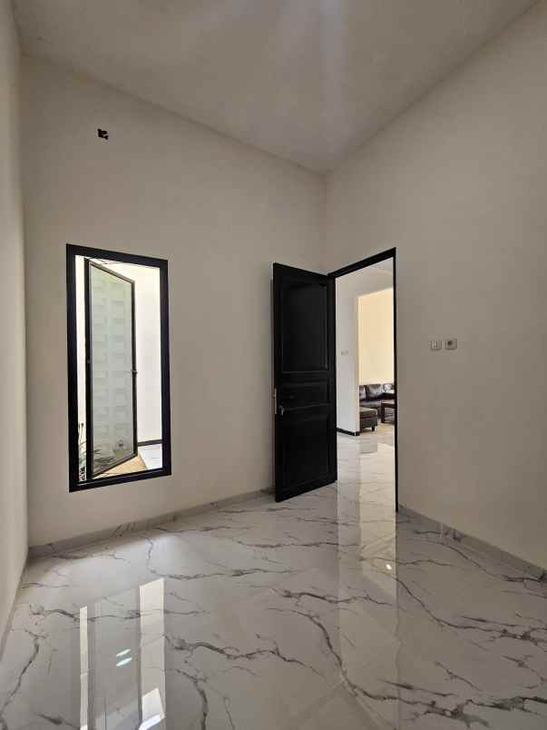 dijual rumah jalan raya sawangan bojongsari