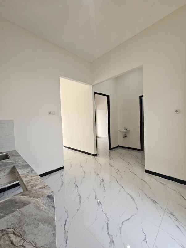 dijual rumah jalan raya sawangan bojongsari
