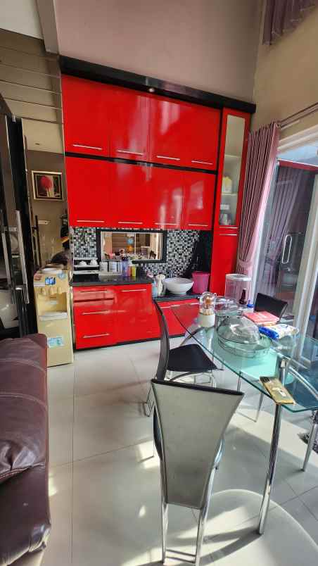 dijual rumah jalan royal residence