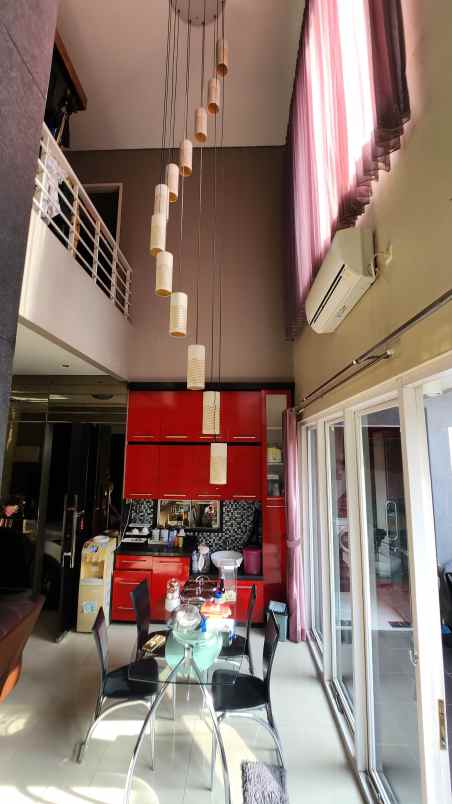 dijual rumah jalan royal residence