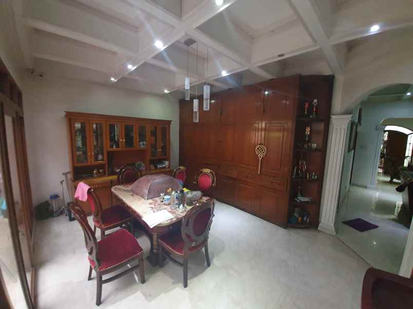 dijual rumah jalan skip ujung