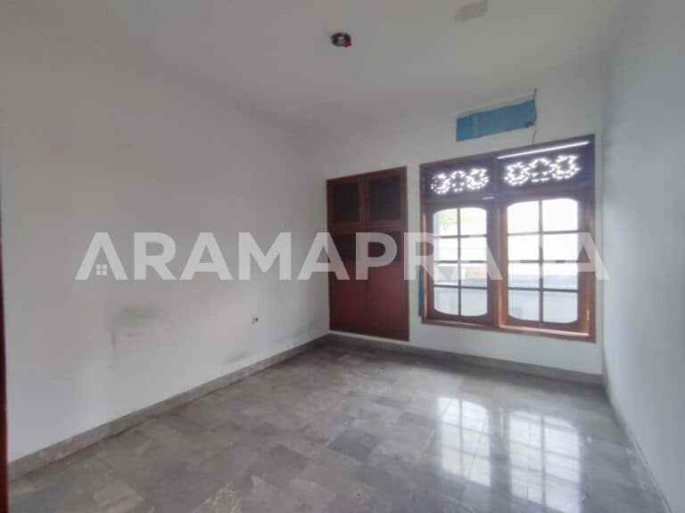 dijual rumah jalan suli