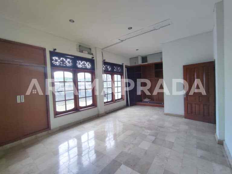 dijual rumah jalan suli