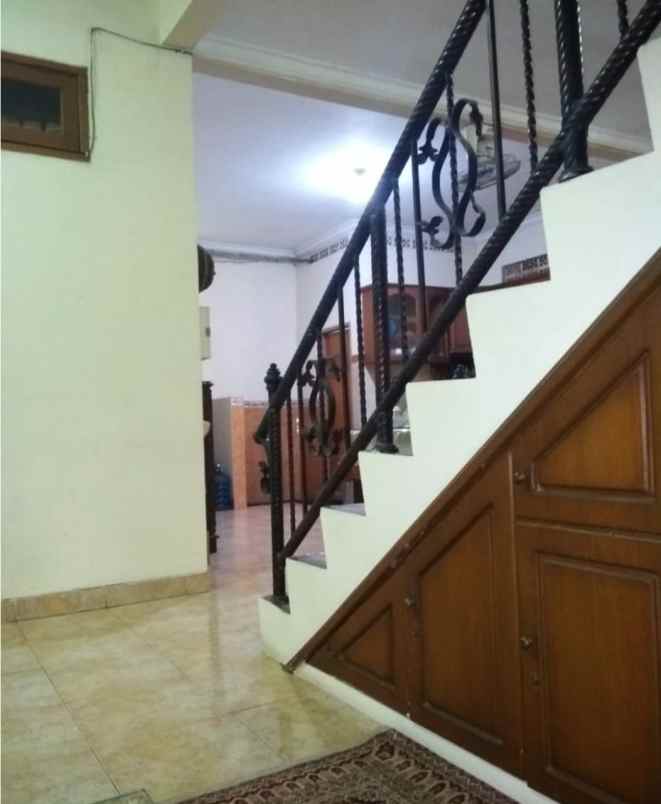 dijual rumah jalan tanjung barat