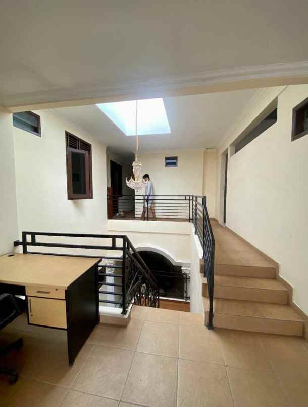 dijual rumah jl bambu apus