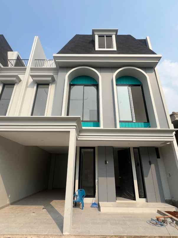 dijual rumah jl bambu apus cipayung