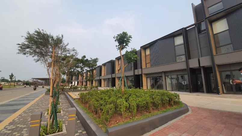 dijual rumah jl boulevard grand duta city