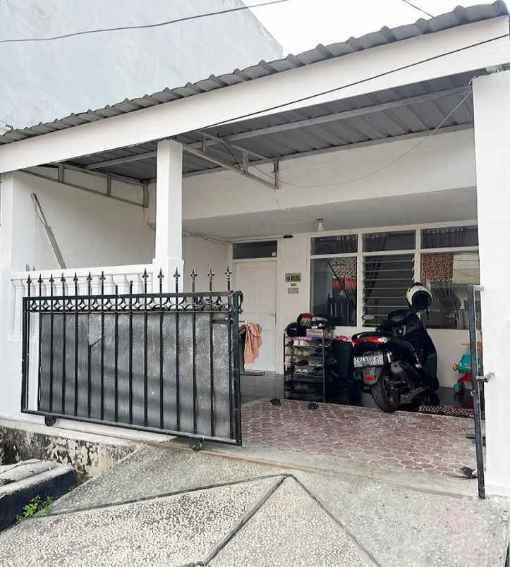 dijual rumah jl bratang gede vi e no 11