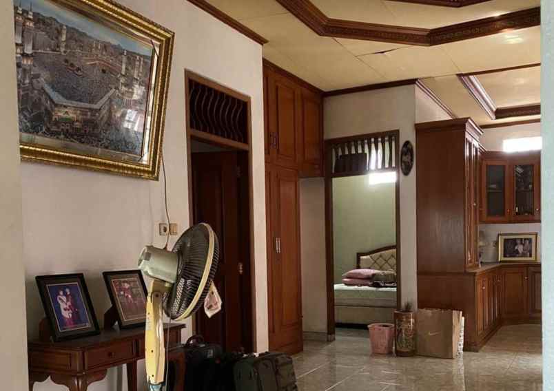 dijual rumah jl bungur 6 no 5 kelurahan