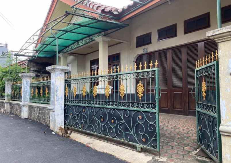 dijual rumah jl bungur 6 no 5 kelurahan