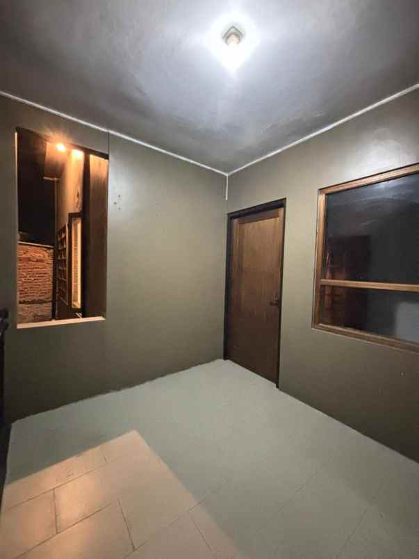 dijual rumah jl buni