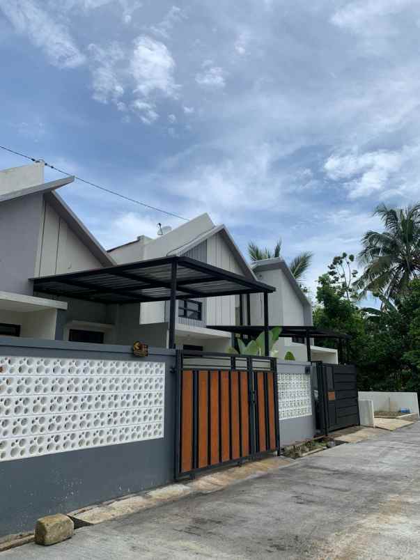 dijual rumah jl cokro negoro no 147