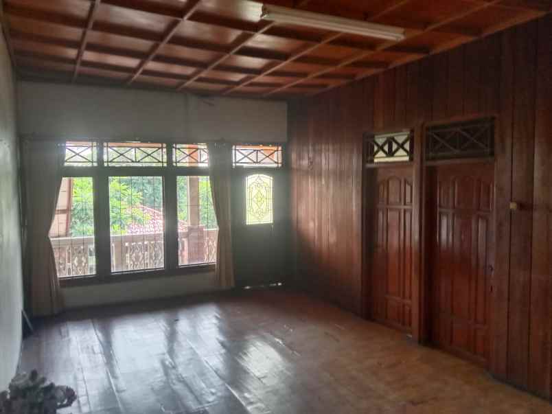 dijual rumah jl danapuri no 3 kel