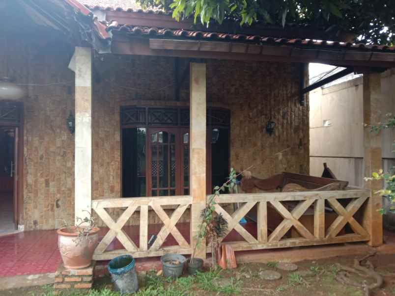 dijual rumah jl danapuri no 3 kel