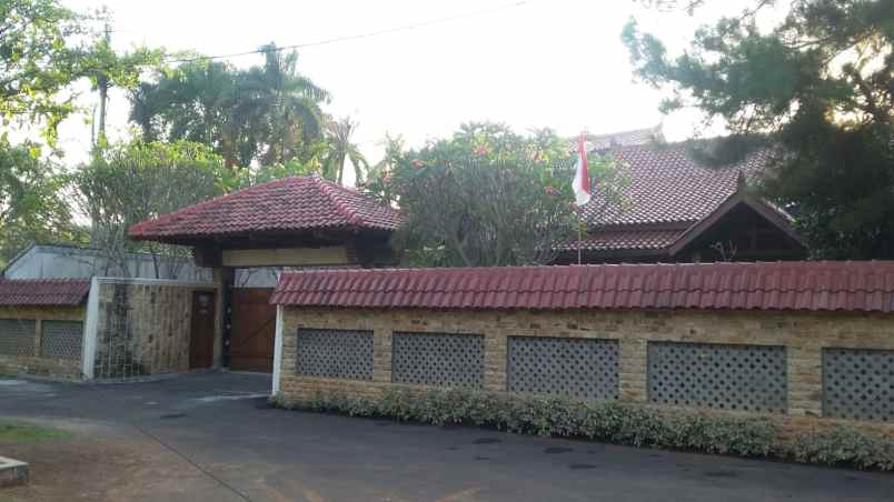 dijual rumah jl danapuri no 3 kel