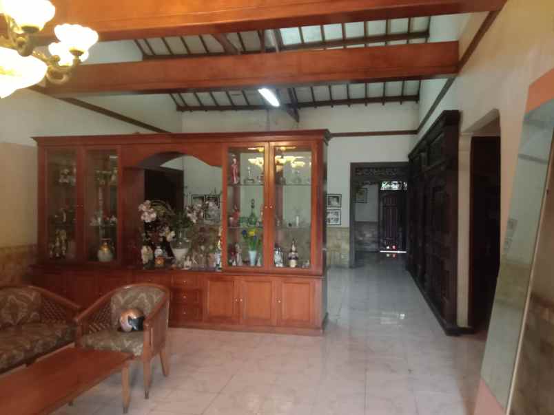 dijual rumah jl danapuri no 3 kel