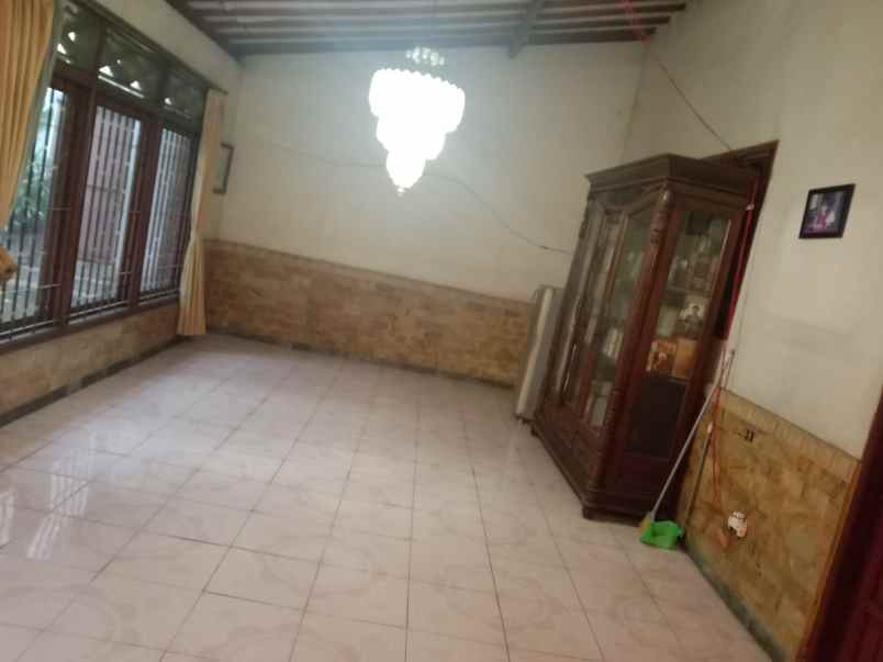 dijual rumah jl danapuri no 3 kel