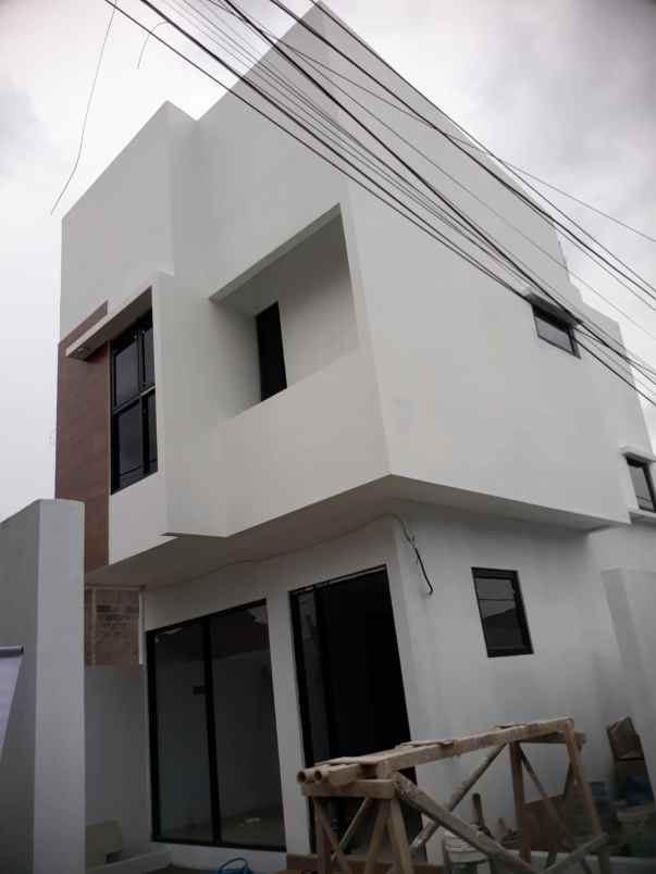 dijual rumah jl galuh mas