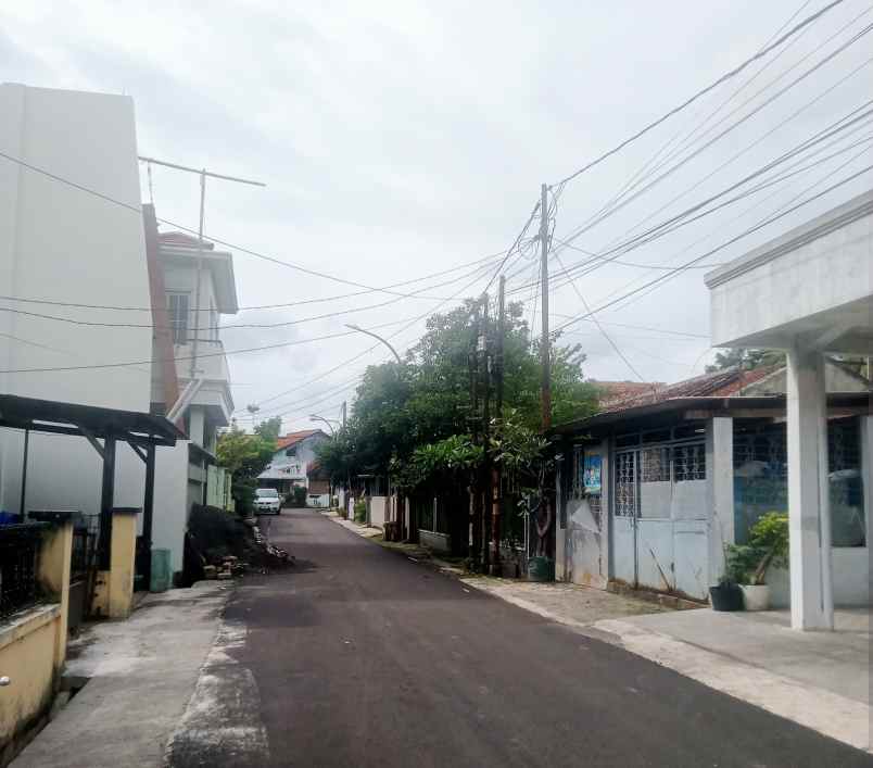 dijual rumah jl golf arcamanik endah