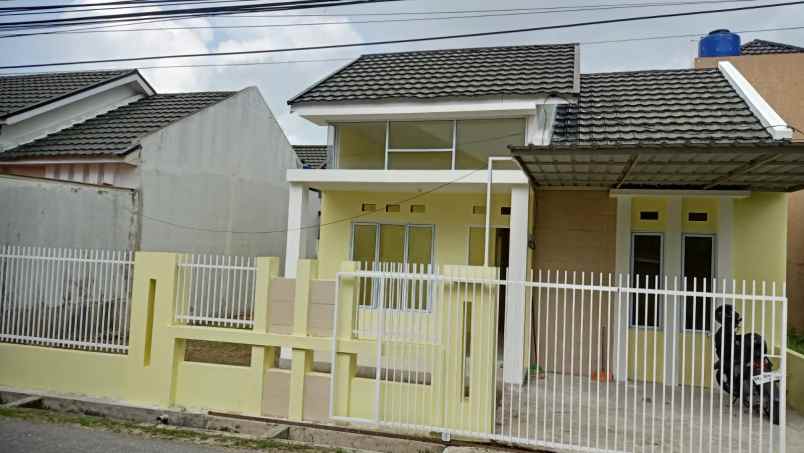 dijual rumah jl kaharudin nasution