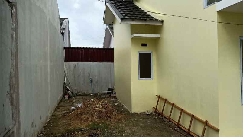 dijual rumah jl kaharudin nasution