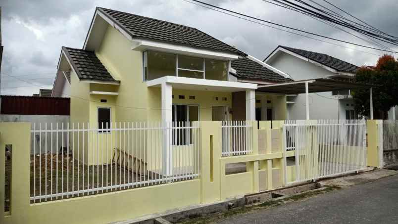 dijual rumah jl kaharudin nasution