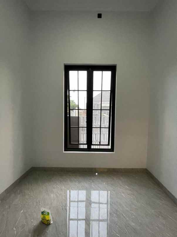 dijual rumah jl kebon agung