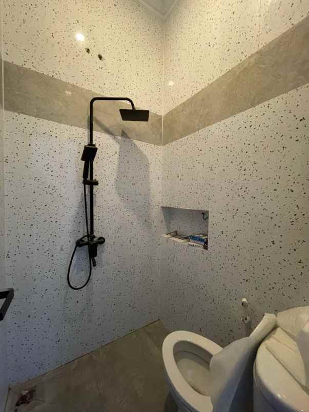 dijual rumah jl kebon agung