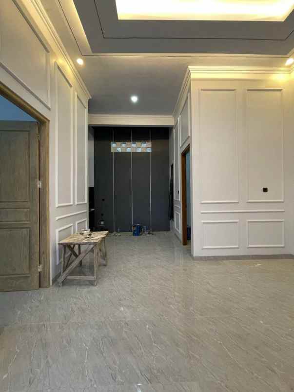 dijual rumah jl kebon agung