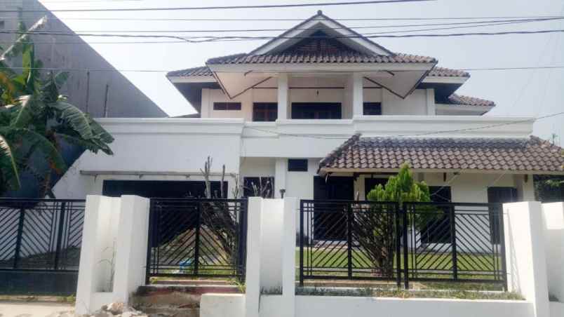 dijual rumah jl kehakiman no 9 sawahan