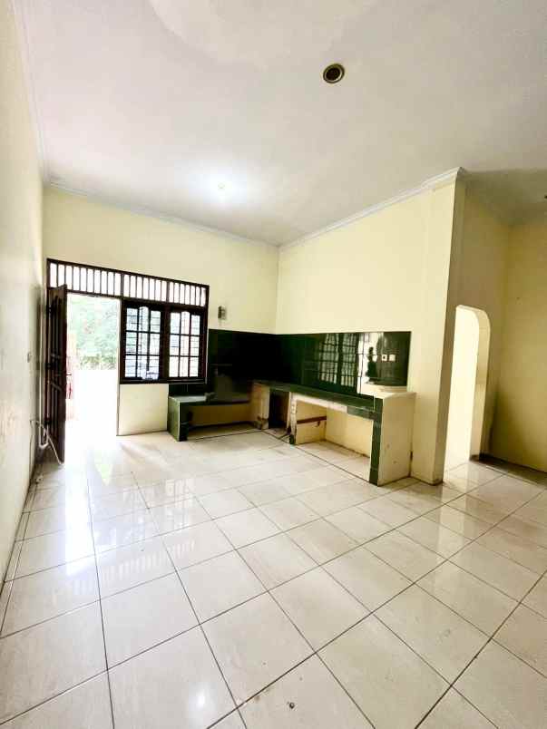 dijual rumah jl komplek pertanian
