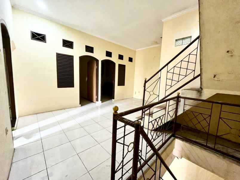dijual rumah jl komplek pertanian