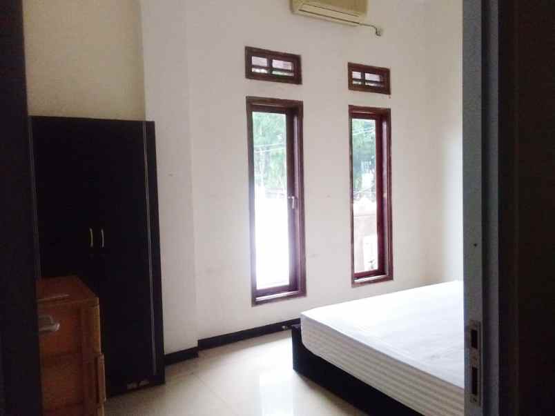 dijual rumah jl leuweung sawo kel