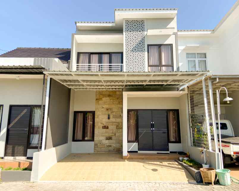 dijual rumah jl mangunkarso no 48 toyoresmi