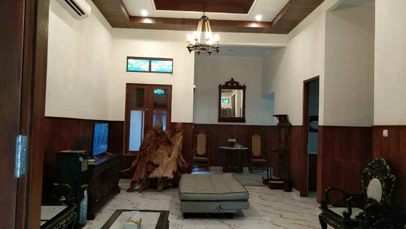dijual rumah jl namburan panembahan