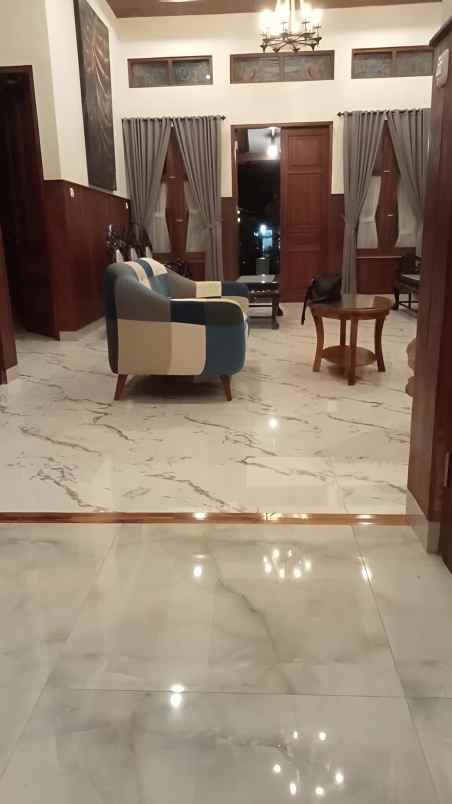 dijual rumah jl namburan panembahan