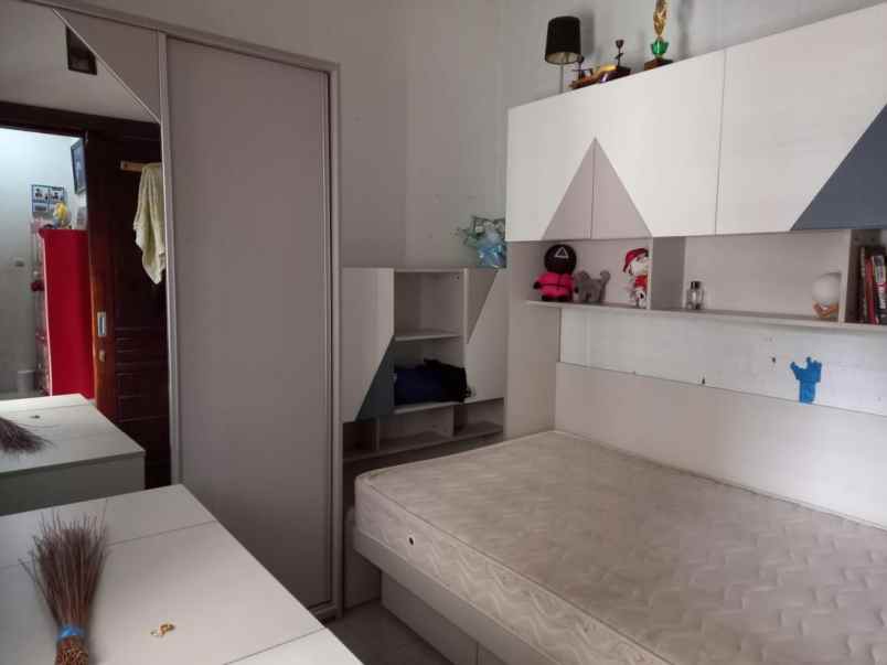 dijual rumah jl padasuka cimahi