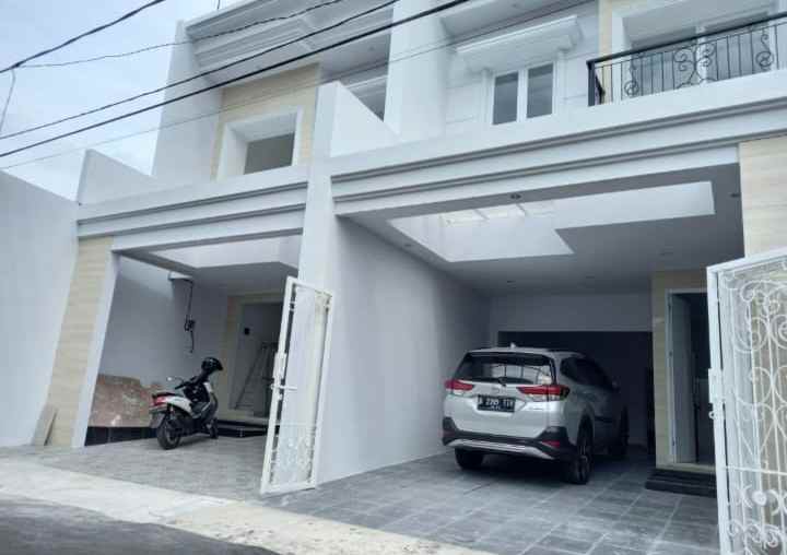 dijual rumah jl persahabatan raya