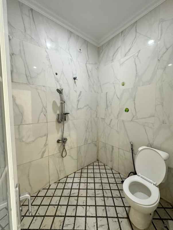 dijual rumah jl raden saleh sukmajaya depok